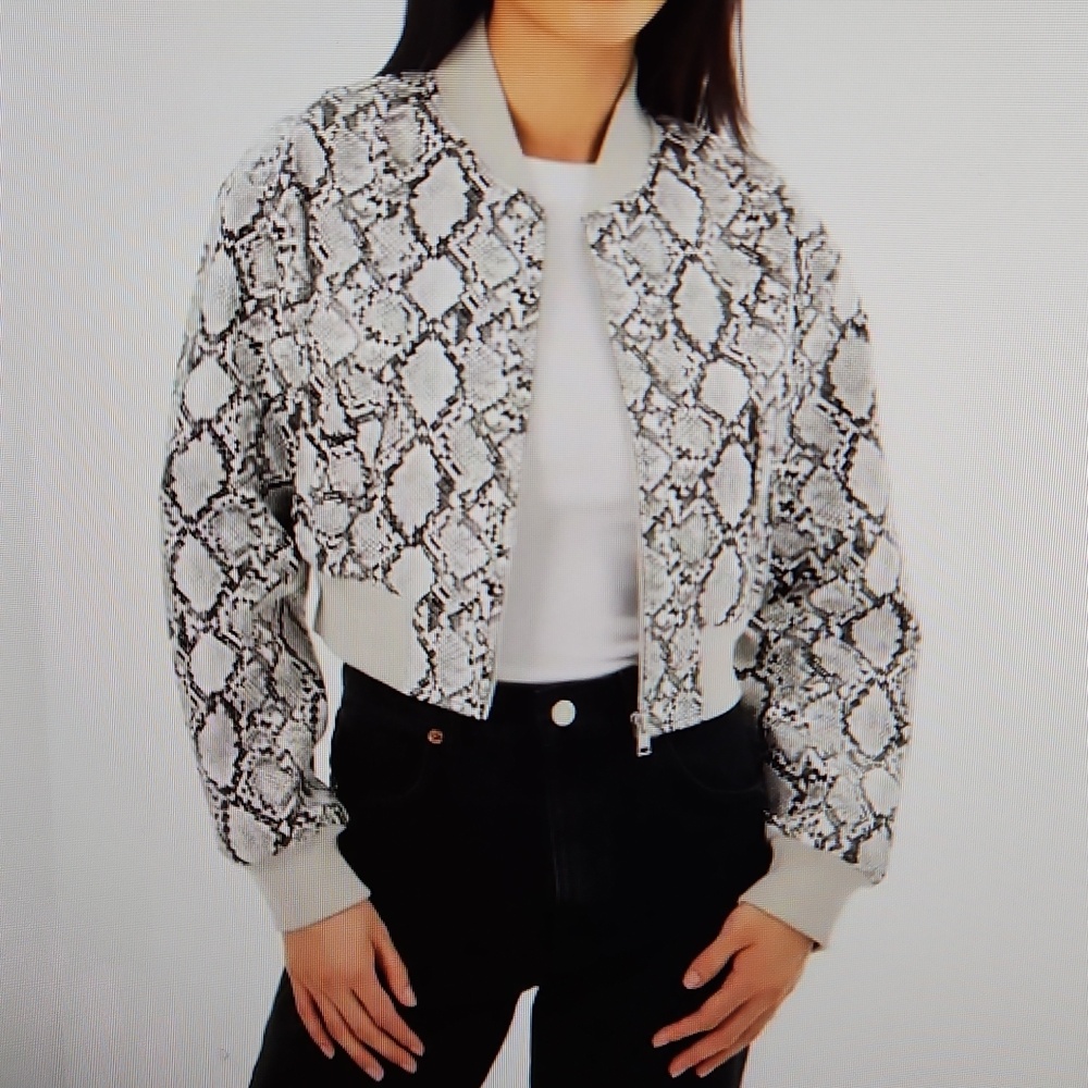 NWT LAMARQUE EVELIN PYTHON PRINT CROPPED BOMBER JACKET (New $245) Sz S
